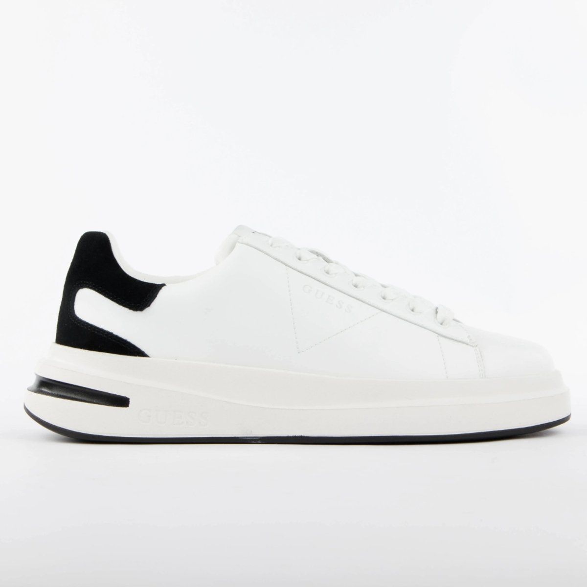 Moderner weißer Sneaker, schwarze Akzente