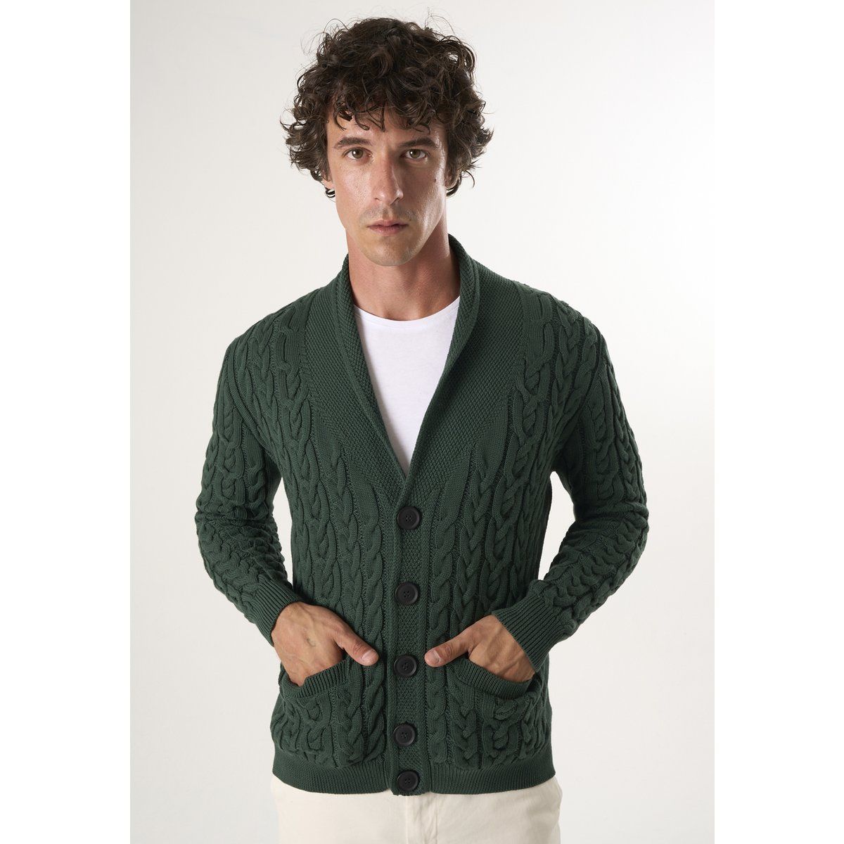 Klassische Zopfmuster Strickjacke