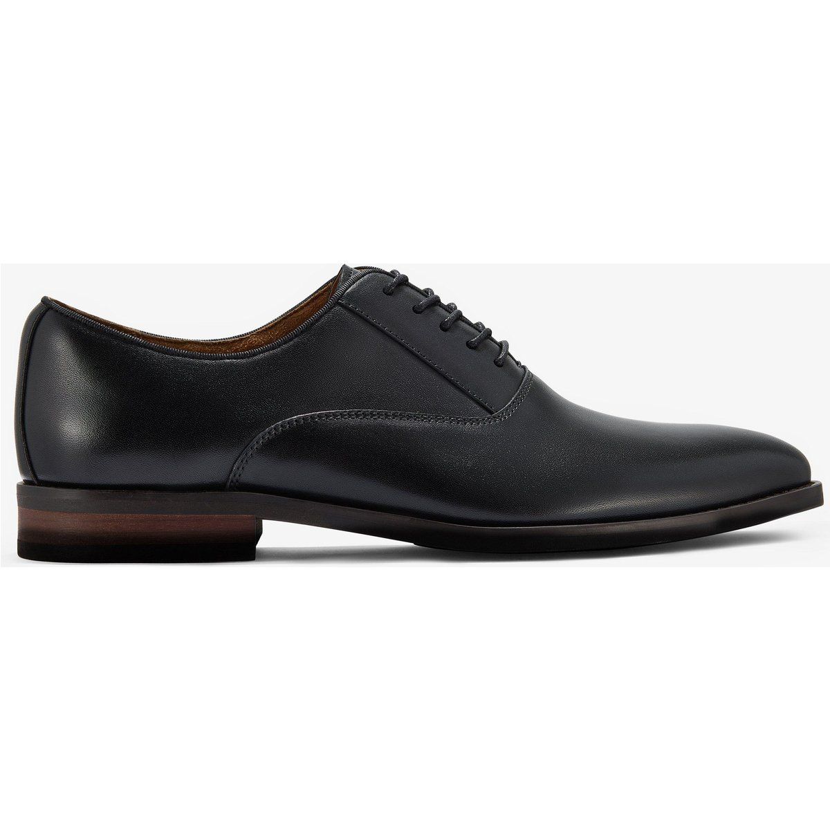 Klassischer Oxford-Schuh aus schwarzem Leder