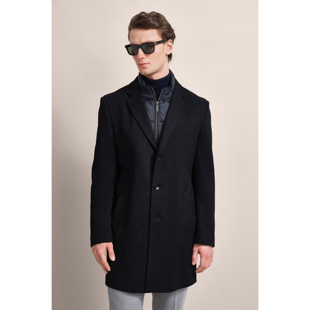 Eleganter Wollmantel mit Westeneinsatz