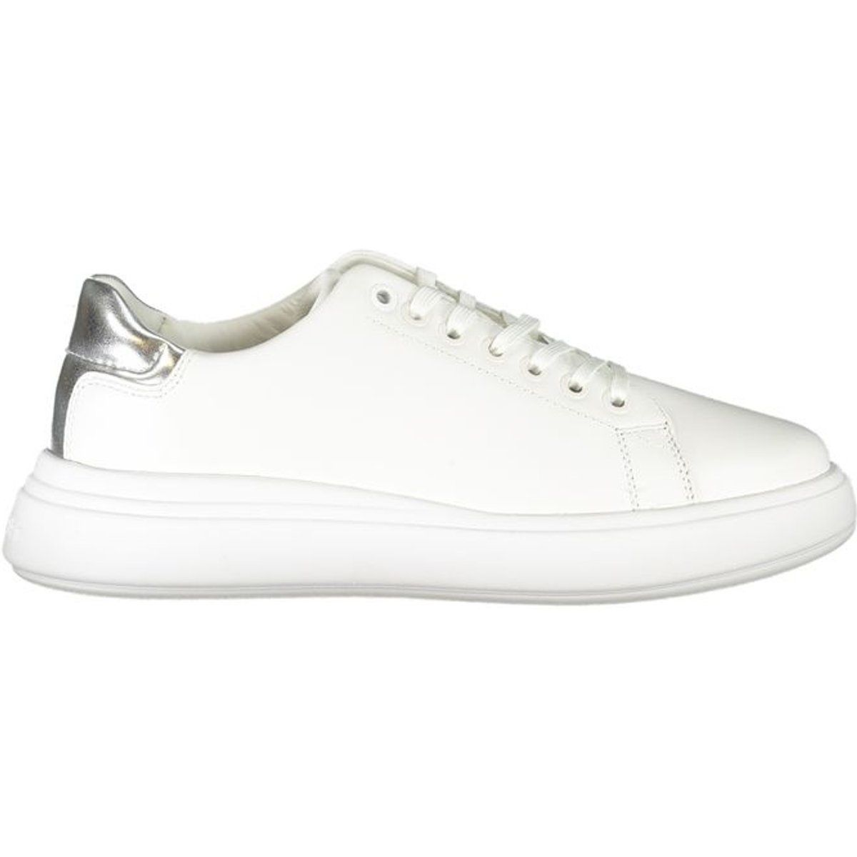 Plateausneaker mit metallischem Fersenakzent