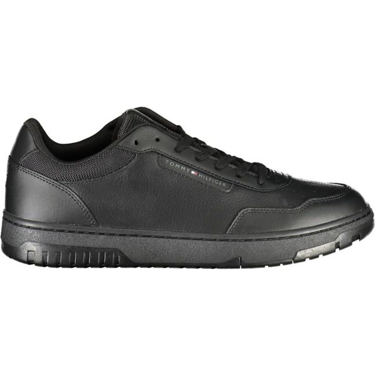Minimalistischer schwarzer Leder Low-Top Sneaker