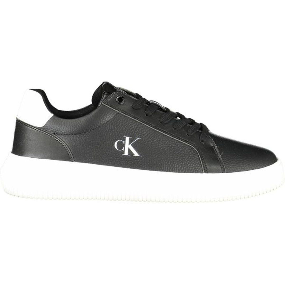 Minimalistische Low-Top-Sneaker aus Kunstleder