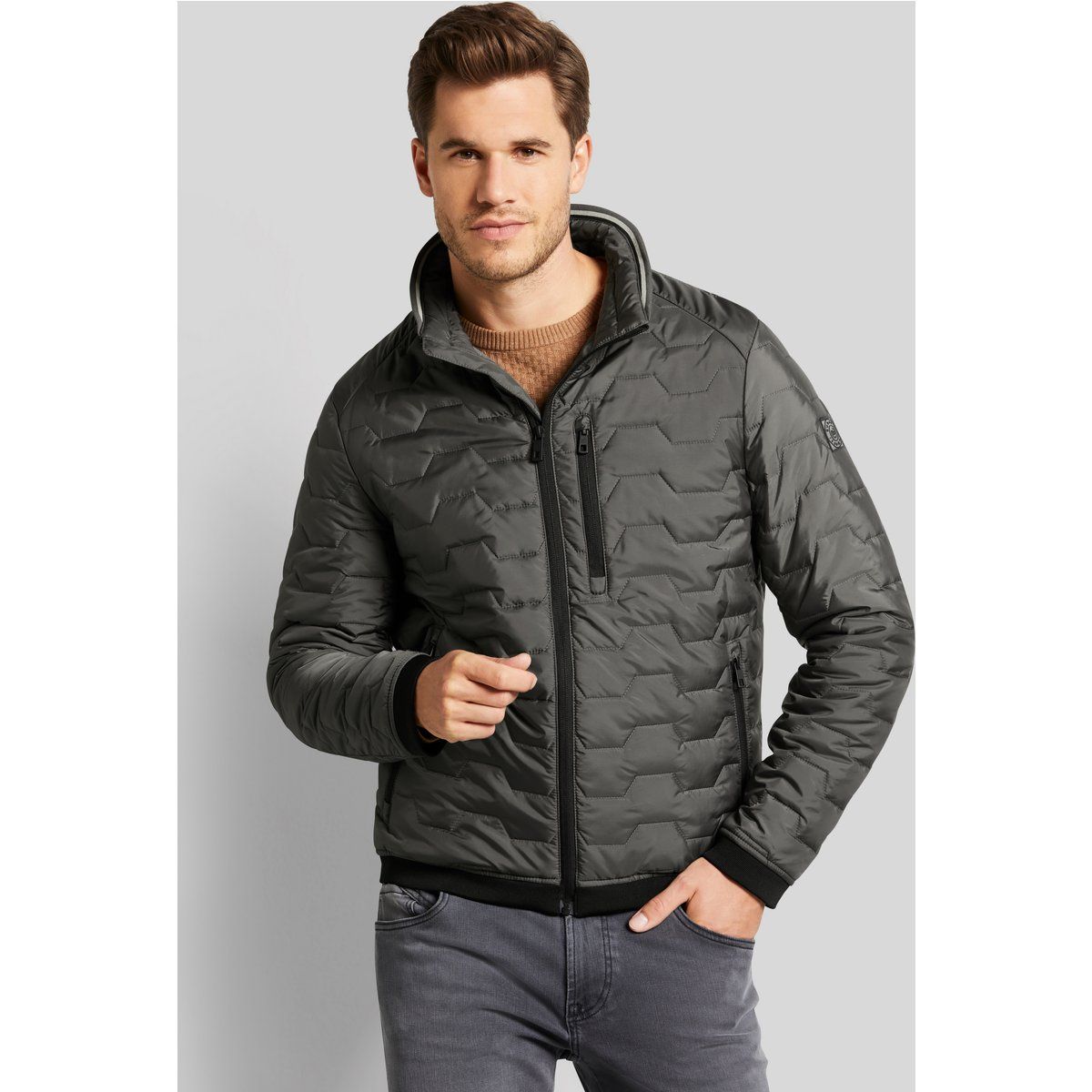 Modische Steppjacke mit Stehkragen