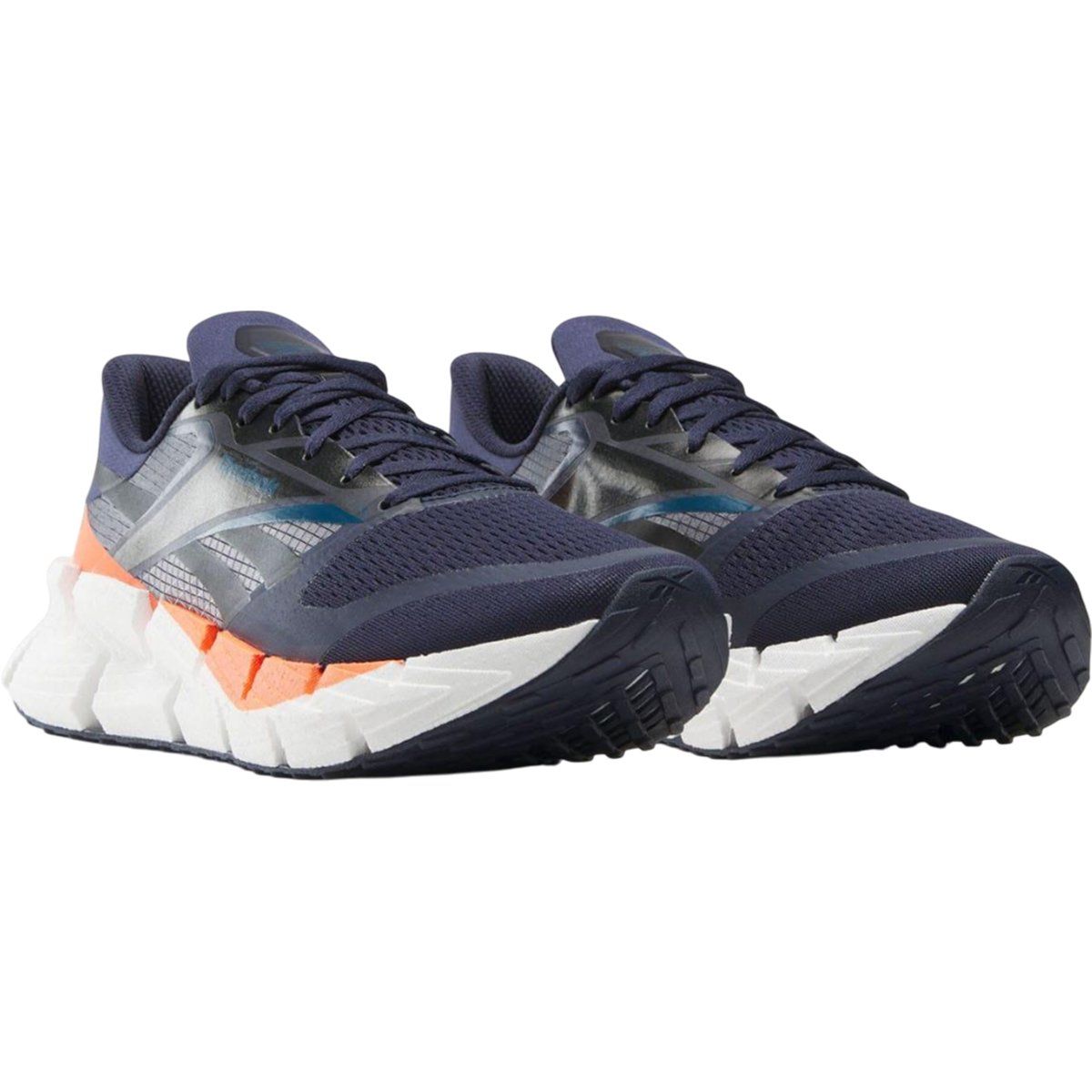 Marineblauer und oranger Laufschuh