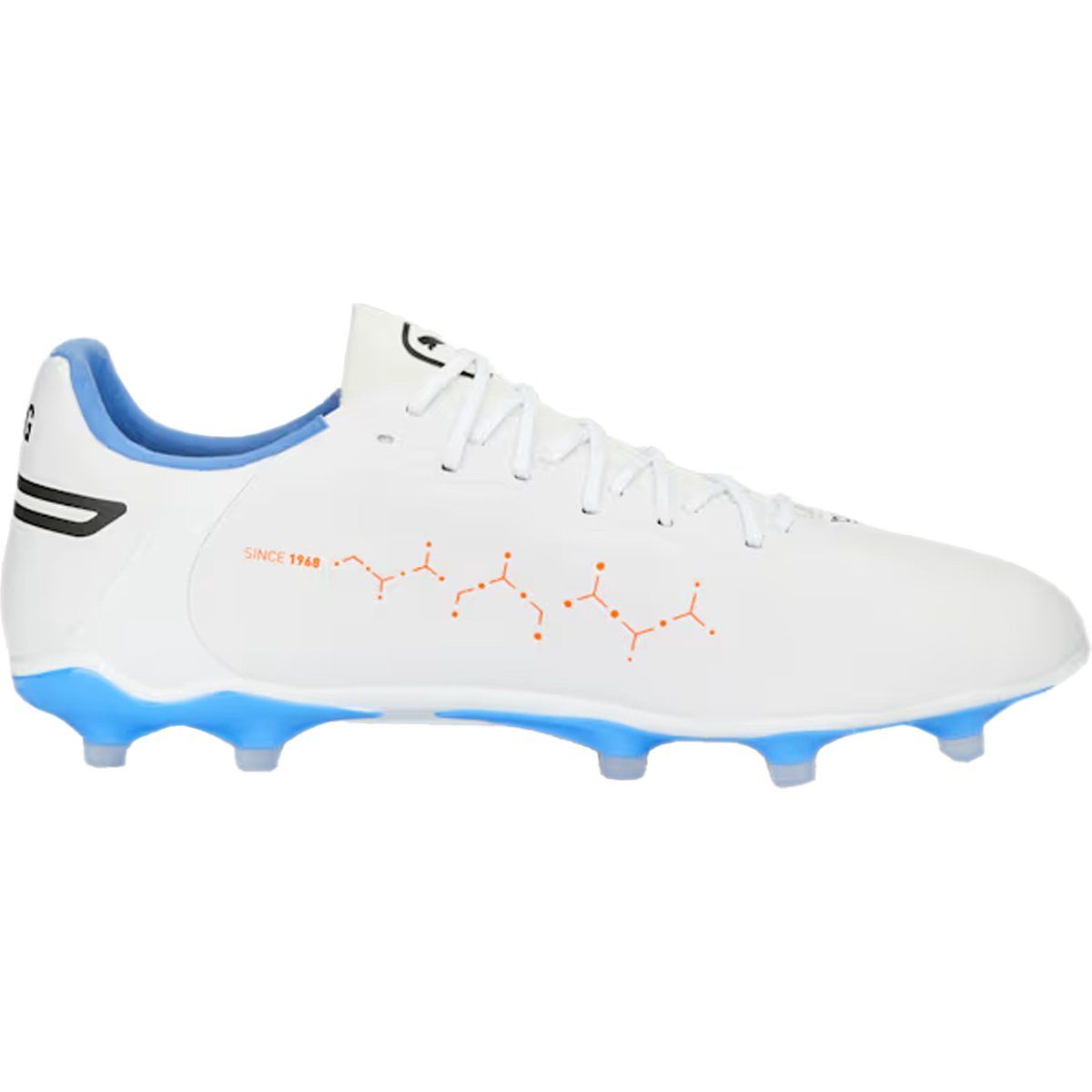 Weiße Fußballschuhe für festen Boden