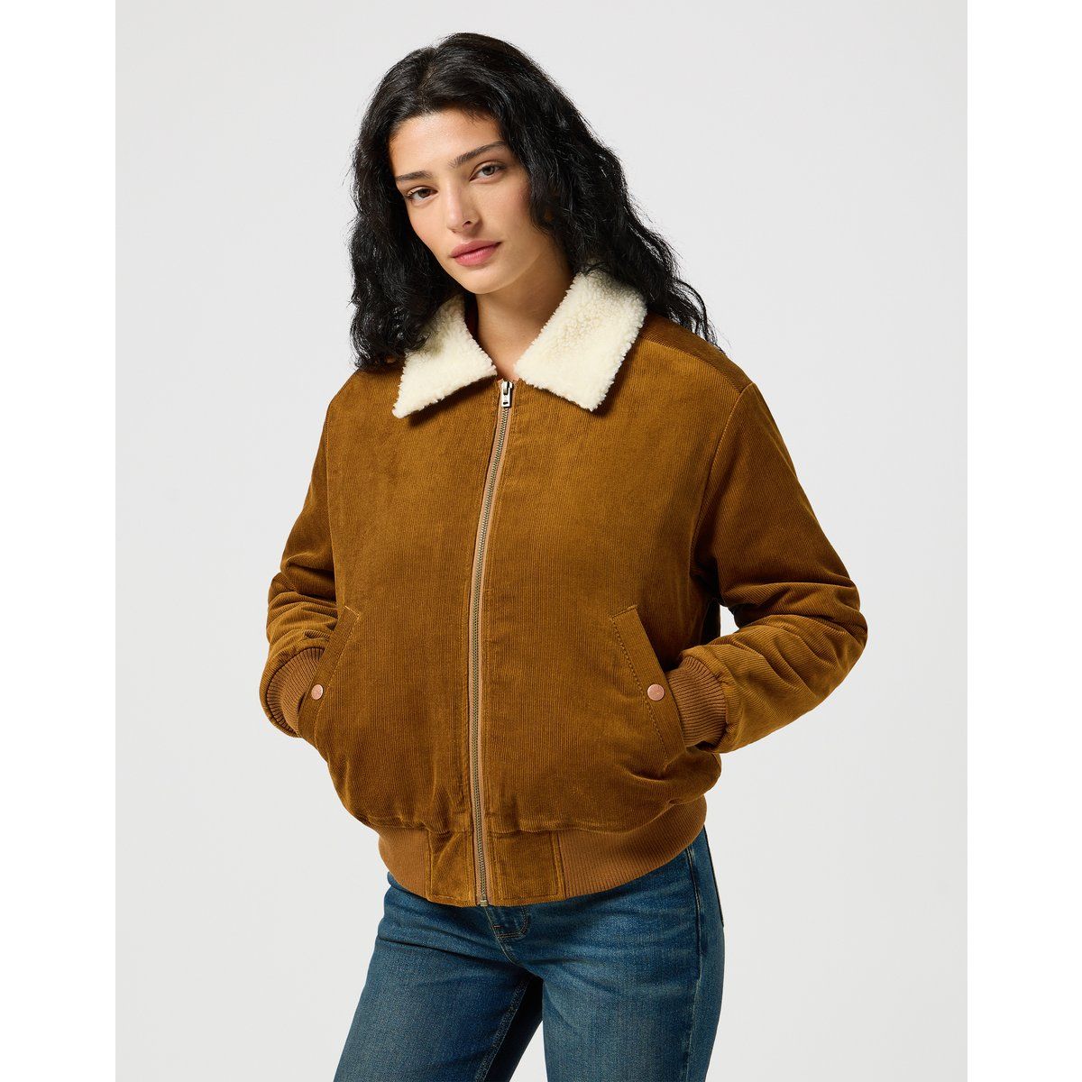 Cordjacke im Fliegerstil mit Kunstfellkragen