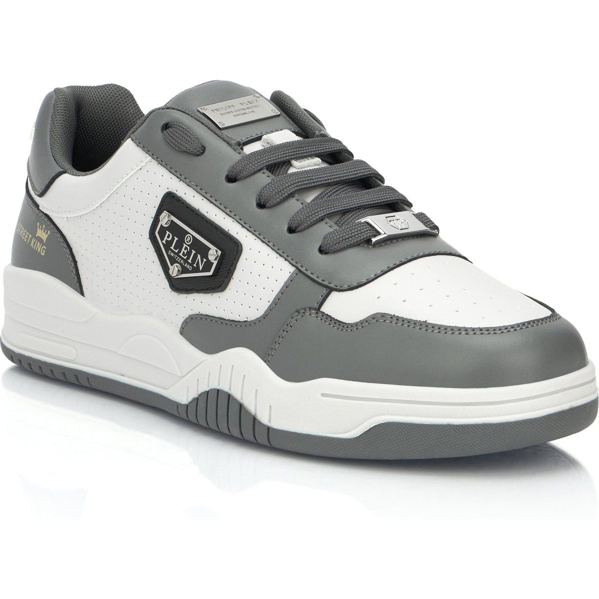 Street King Low-Top Sneaker
