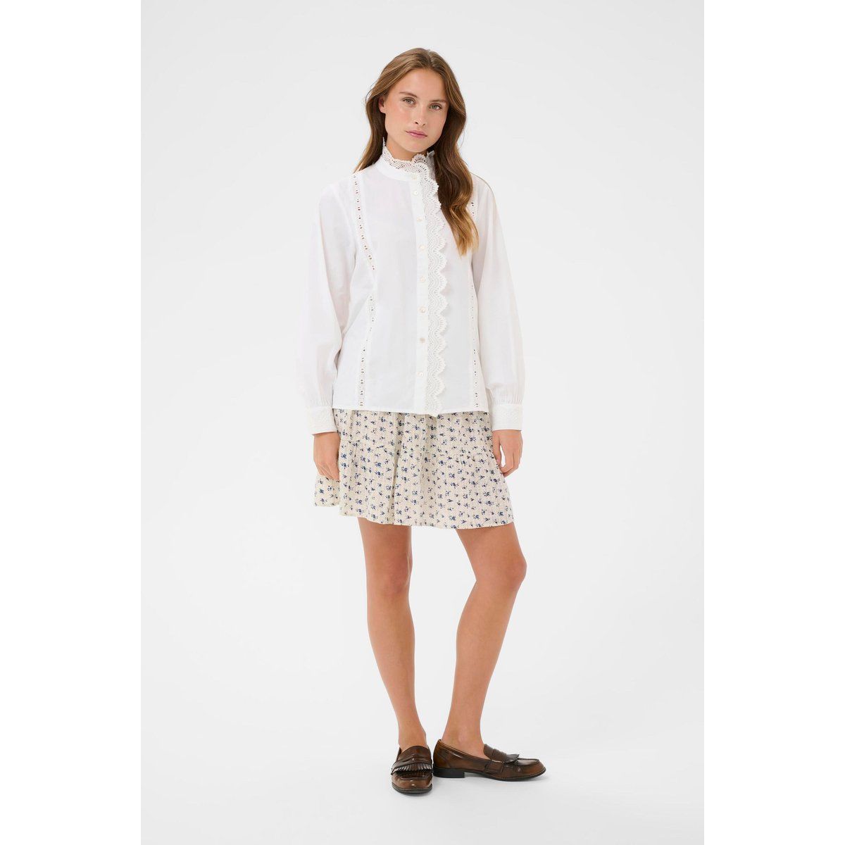 Langärmelige Bluse mit Spitzenbesatz