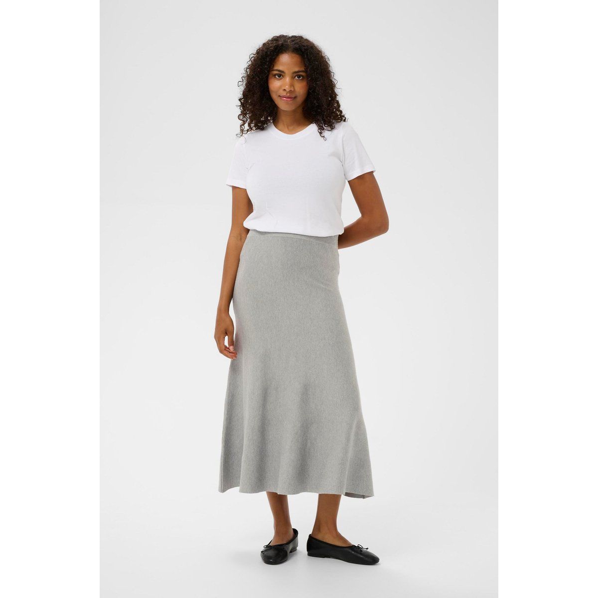 Eleganter grauer Strick-Midi-Rock