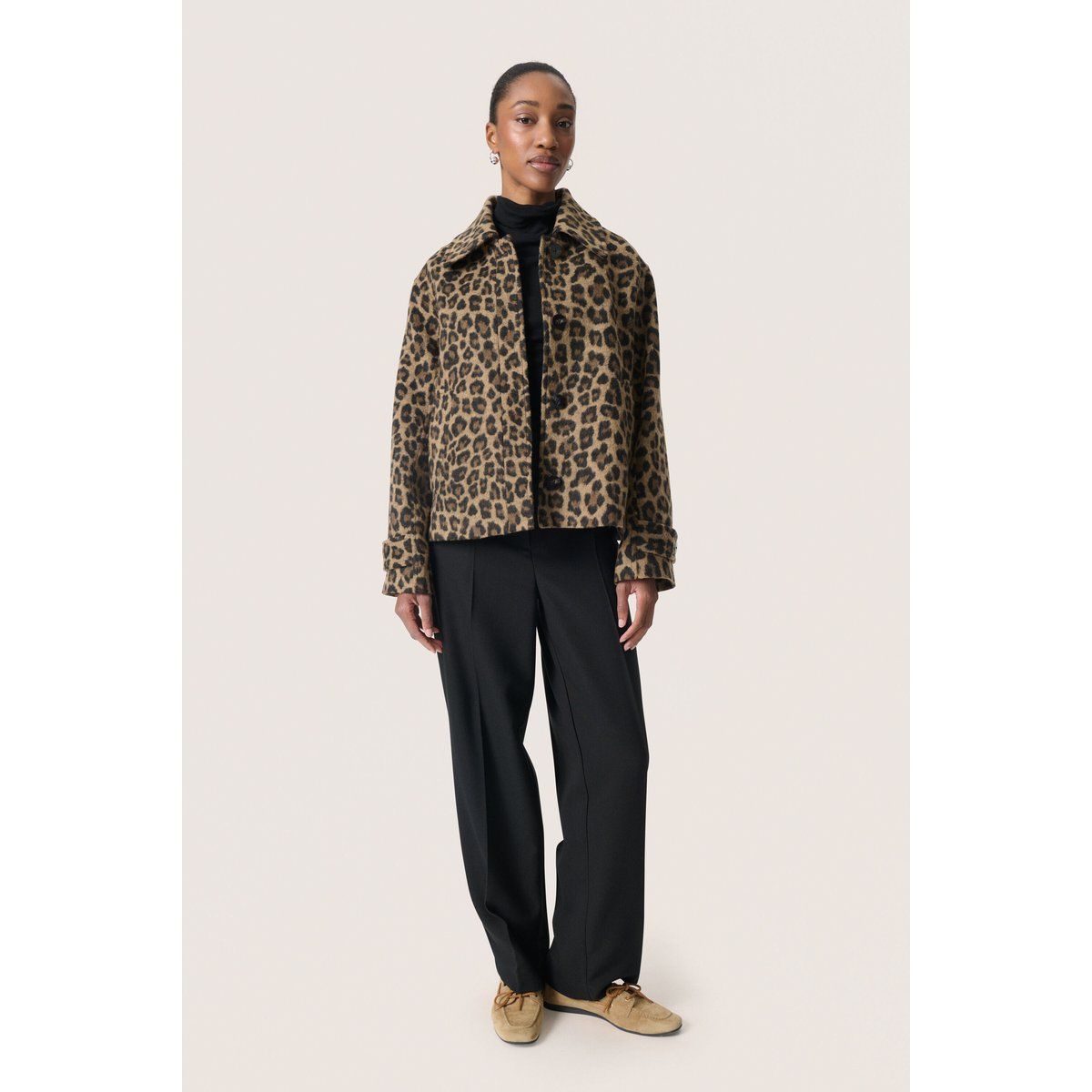 Jacke mit Leopardenmuster und klassischem Kragen