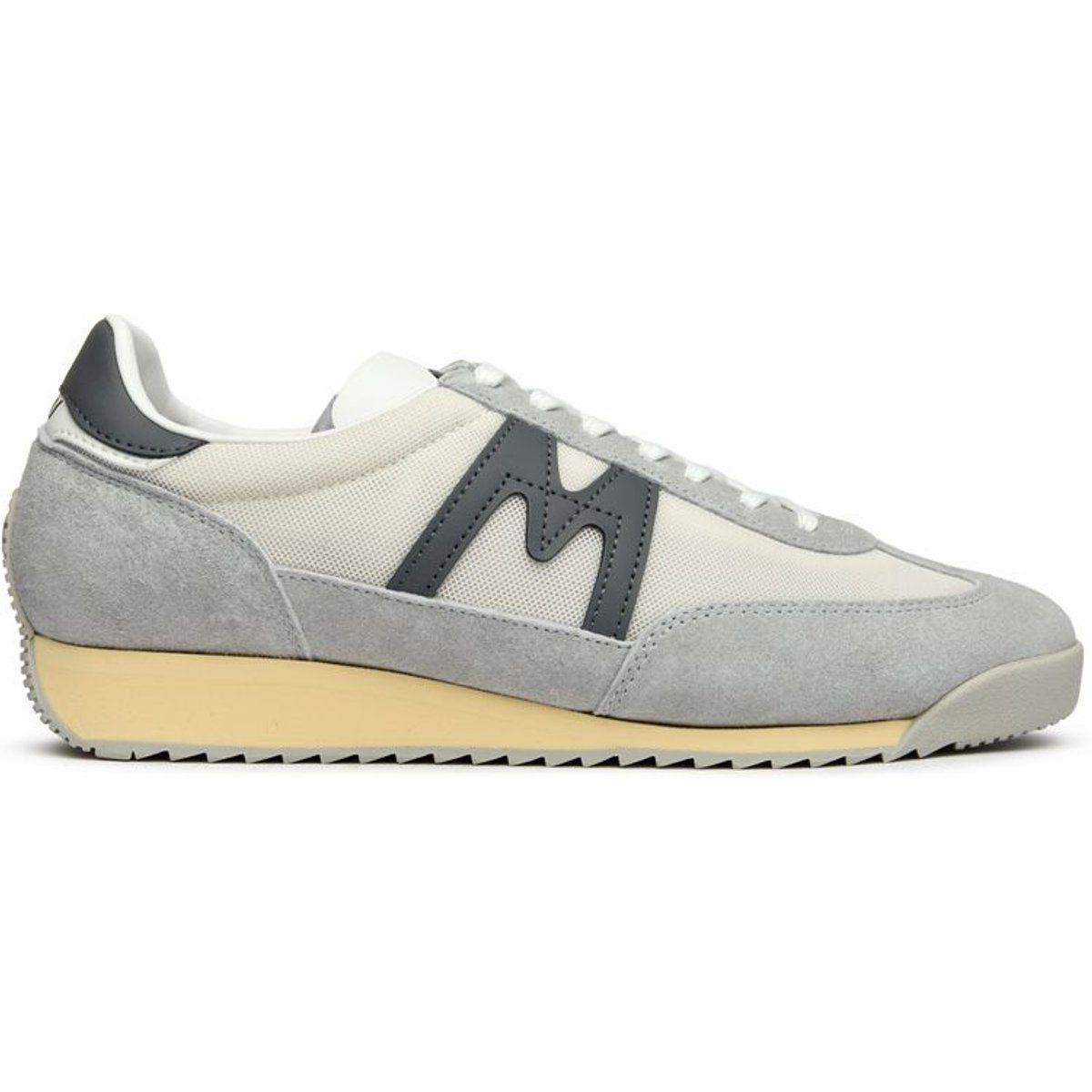 Retro inspirierte Lauf-Sneakers