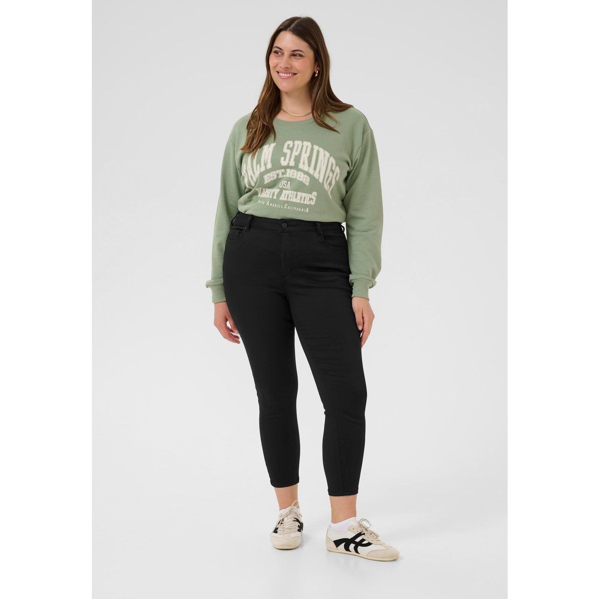 Slim Fit High-Waist Jeans