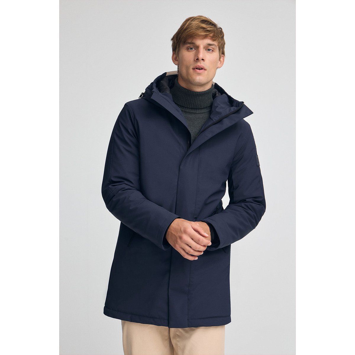 Langer Herren Parka mit Kapuze