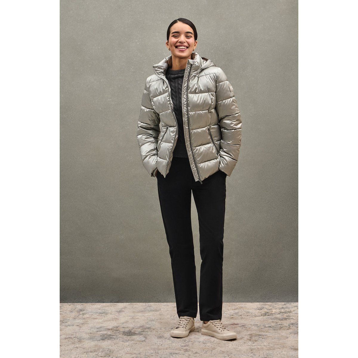 Metallic-Pufferjacke für Damen mit Kapuze