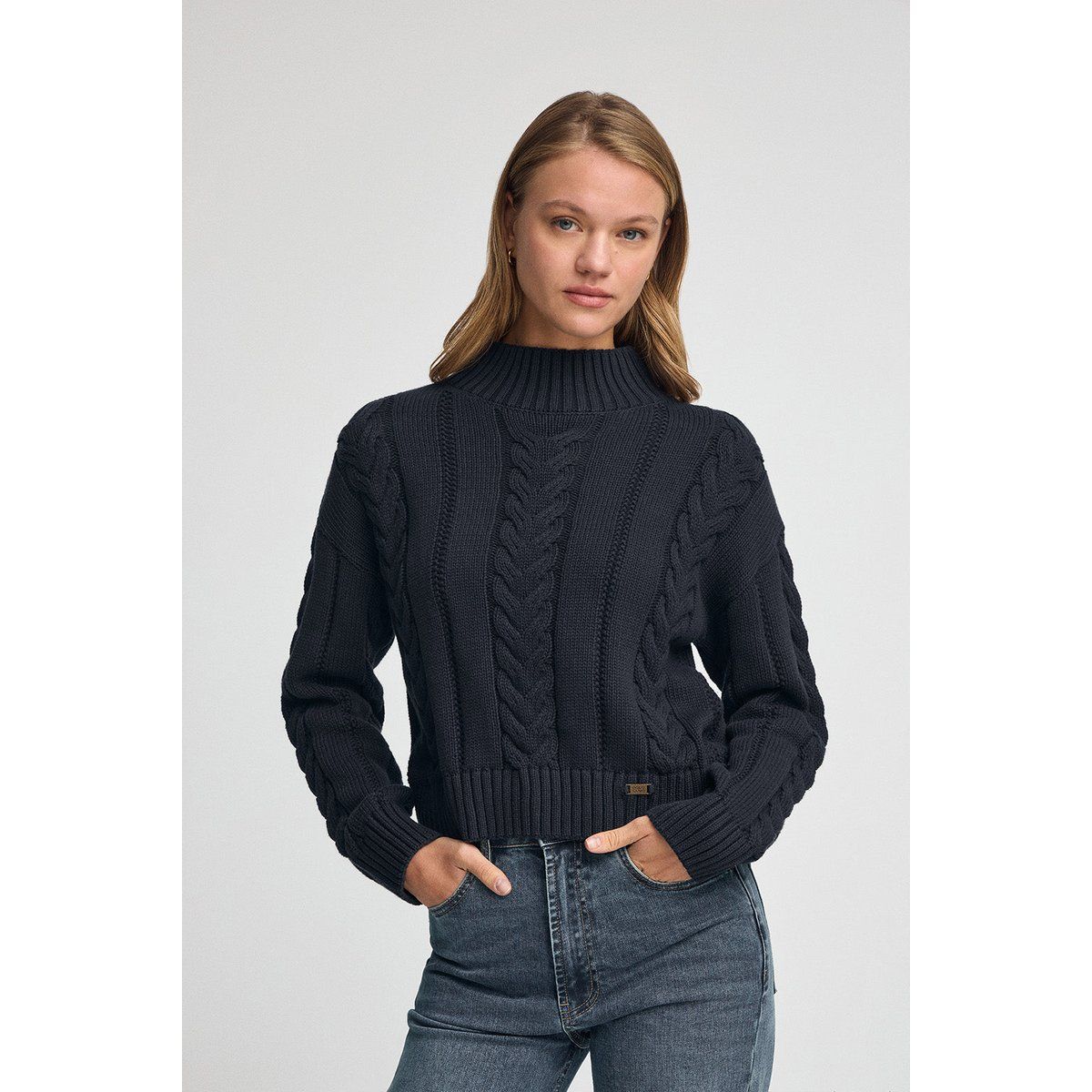 Grobstrickpullover mit Rollkragen