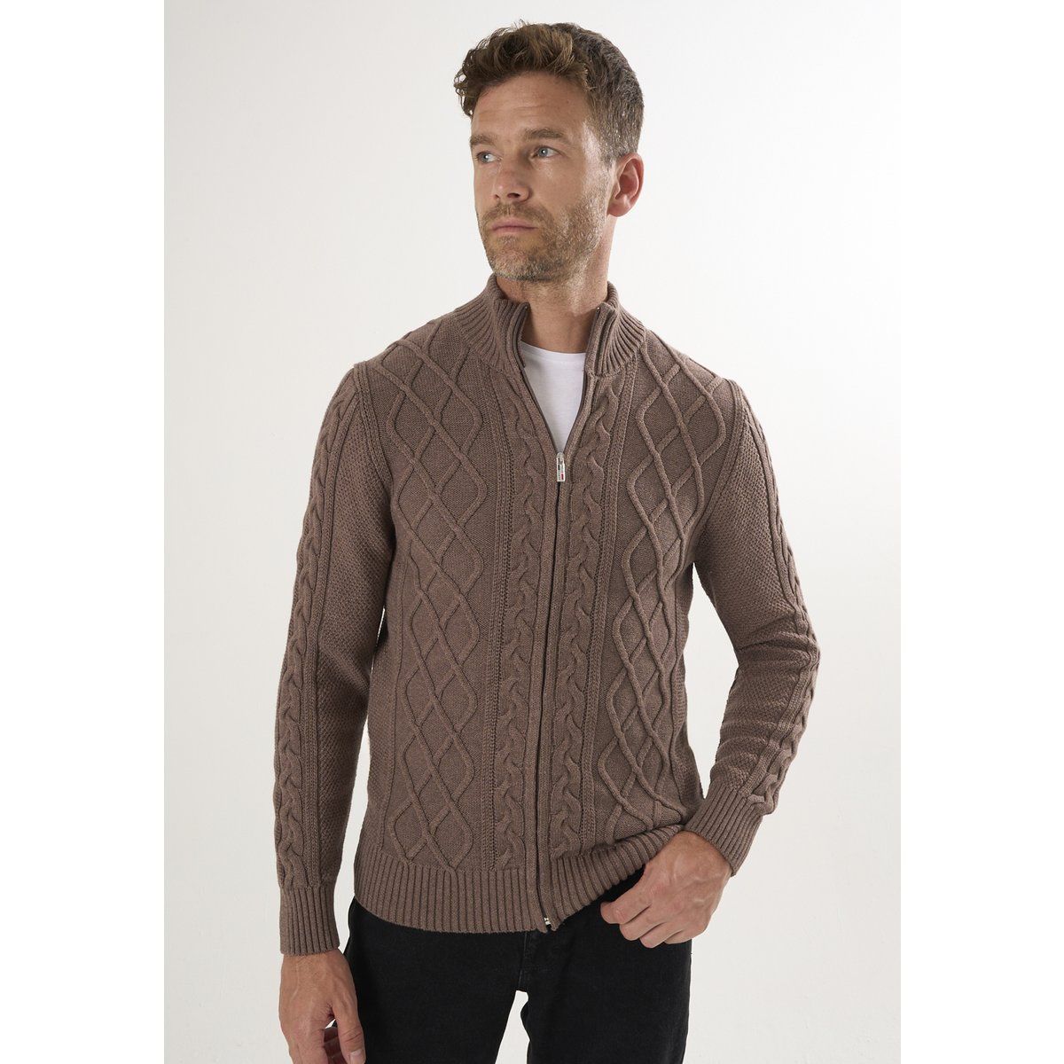 Herren Strickjacke mit Zopfmuster und Reißverschluss