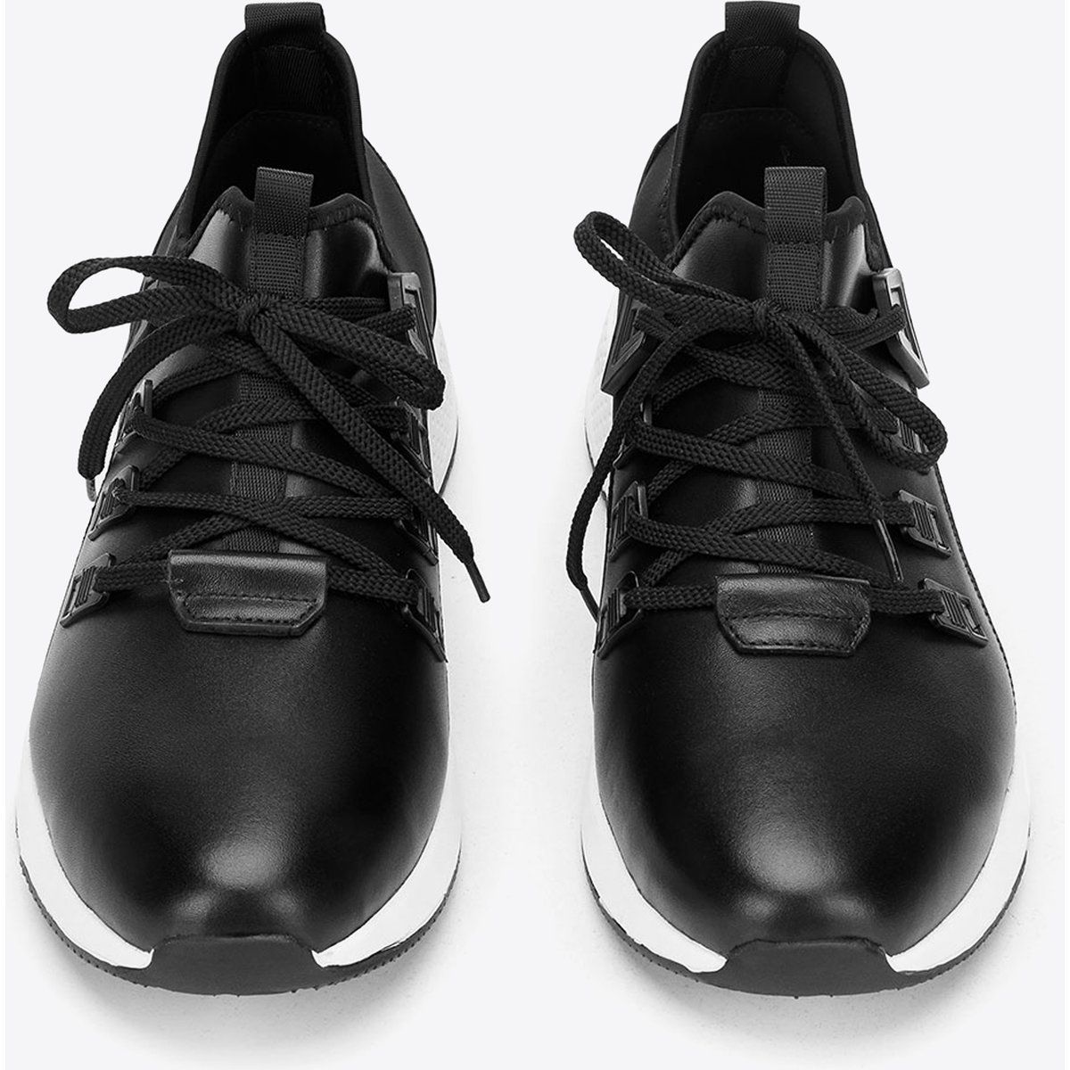 Leder- und Stoff-Sneakers
