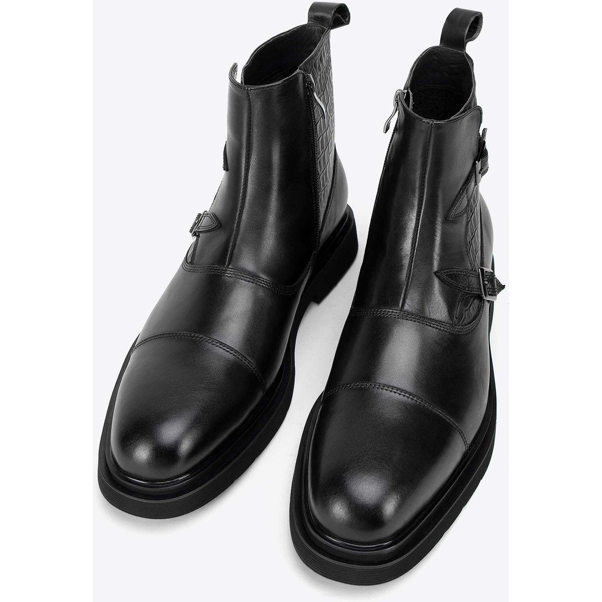 Chelsea Boots aus Leder mit Schnallendetails