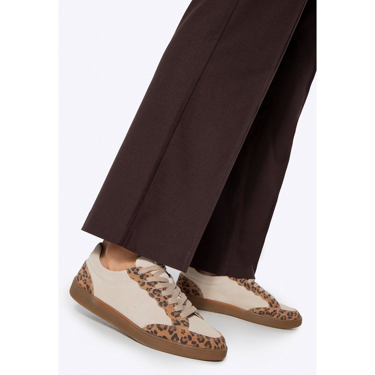 Wildleder-Sneaker mit Leopardenmuster
