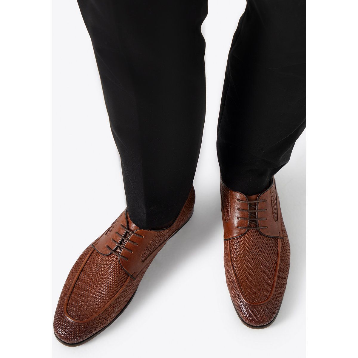Derby-Kleiderschuhe aus gewebtem Leder