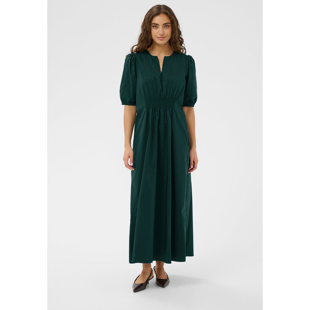 Elegantes Maxikleid mit gesmokter Taille