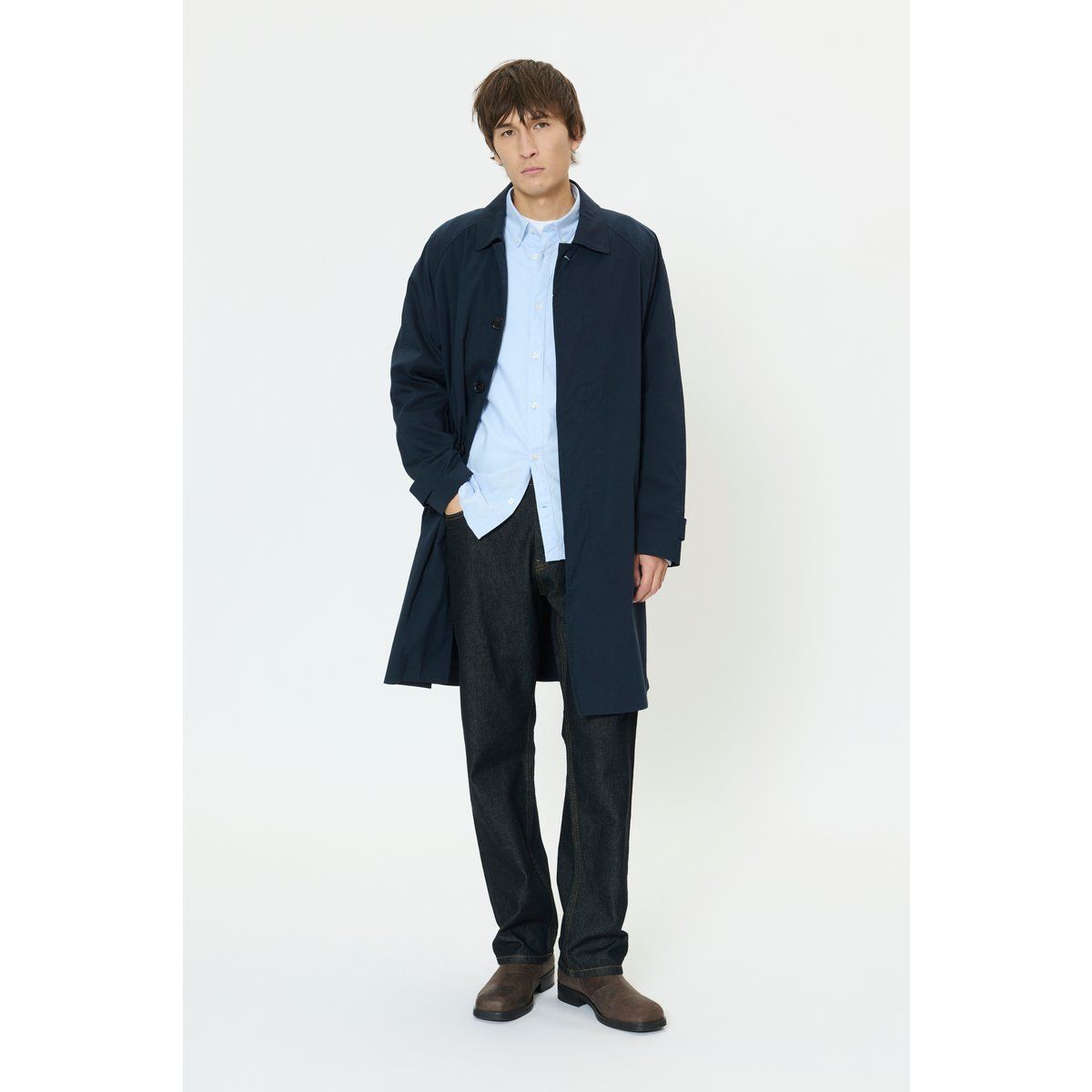 Klassischer gerader Trenchcoat