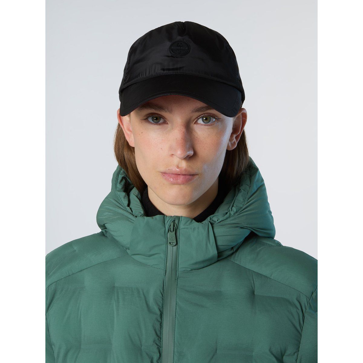 Basecap aus satiniertem Nylon