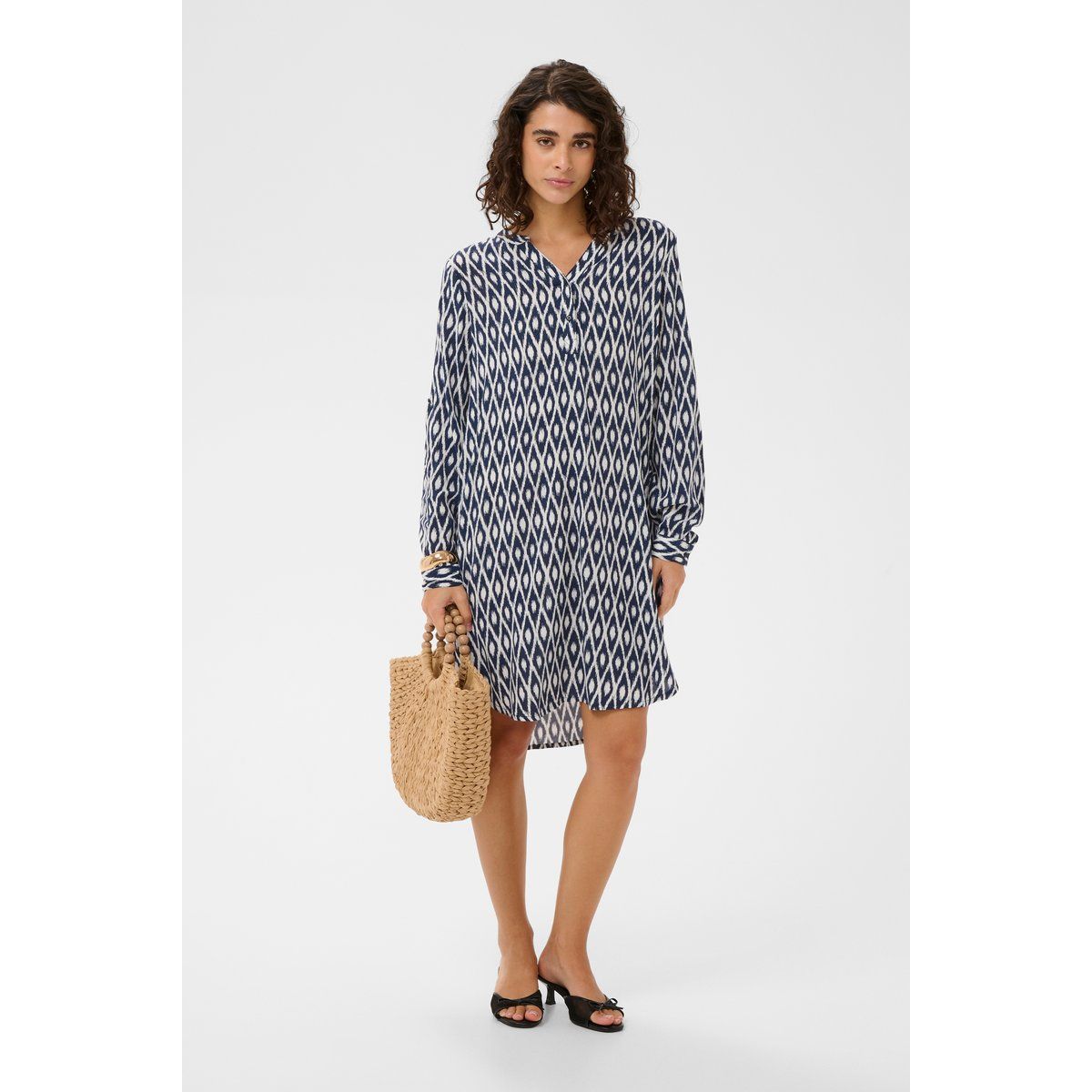 Shirtkleid mit geometrischem Muster und langen Ärmeln