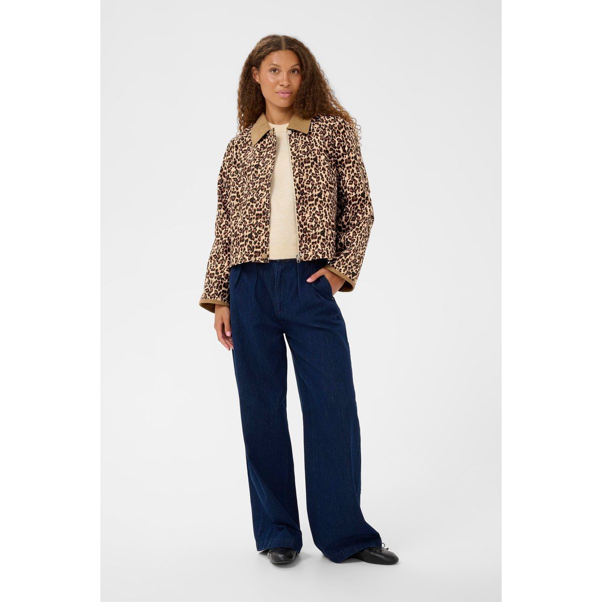 Kurzjacke mit Leopardenmuster und Kragen