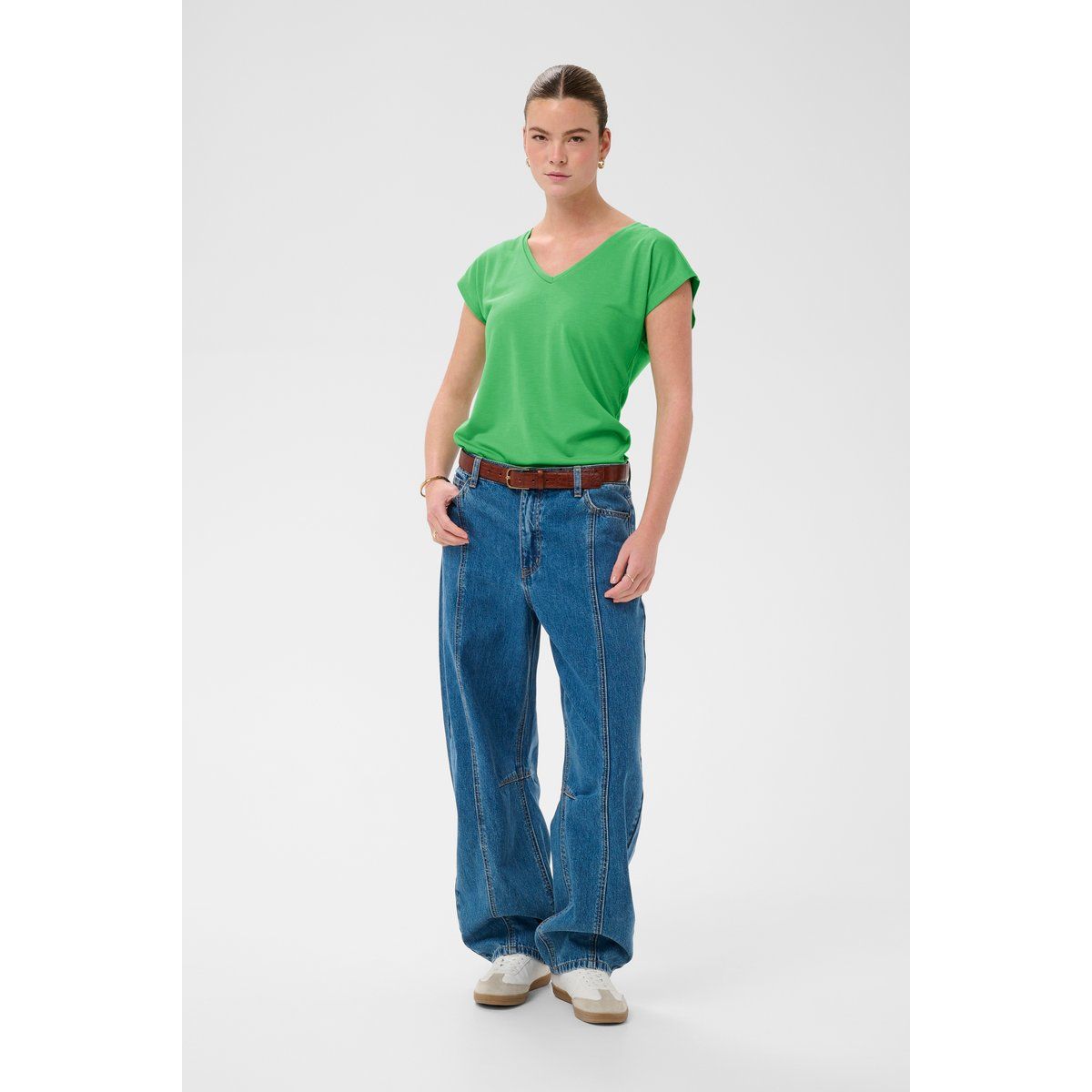 T-Shirt mit V-Ausschnitt, lockere Passform