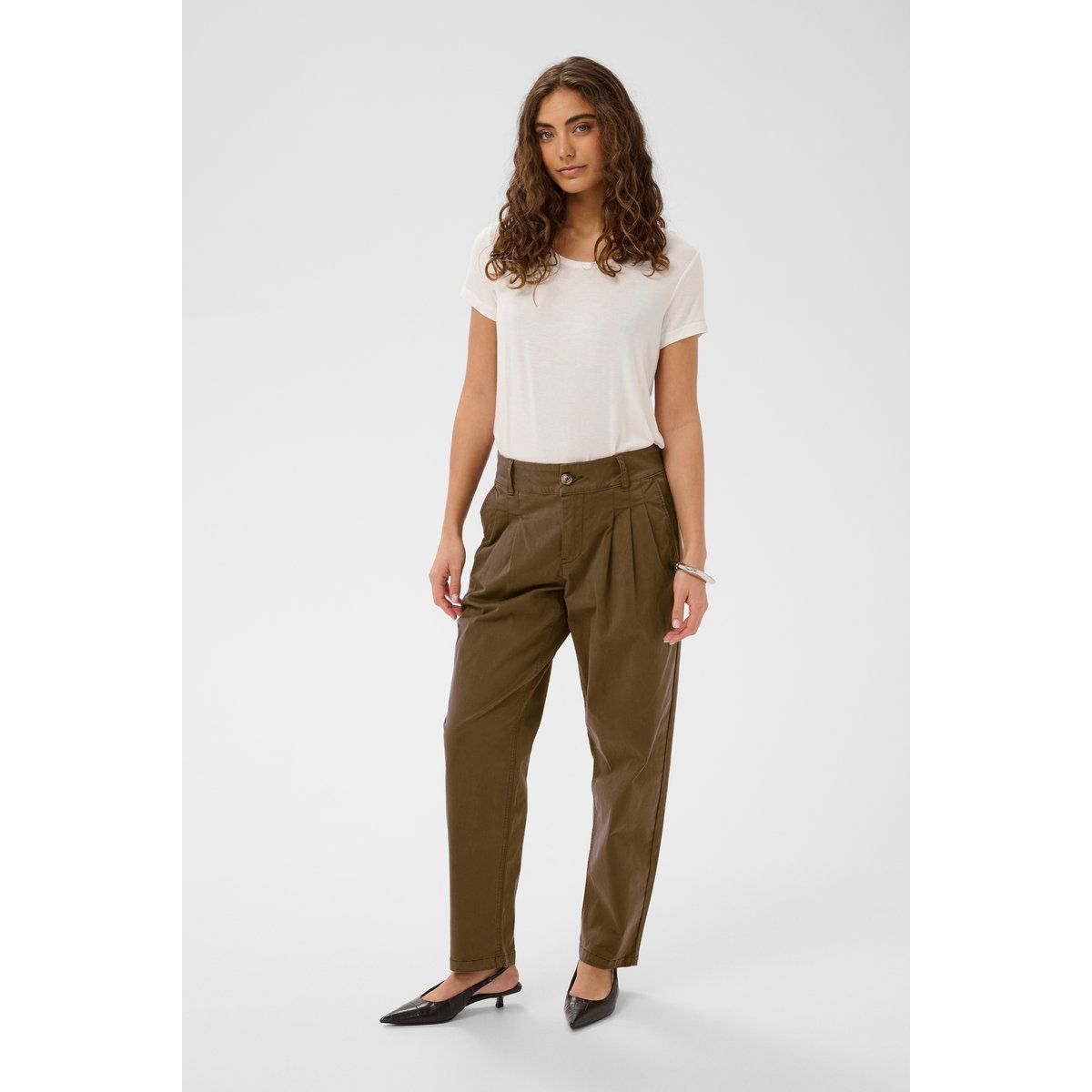 Lässige Hose mit Bundfalten