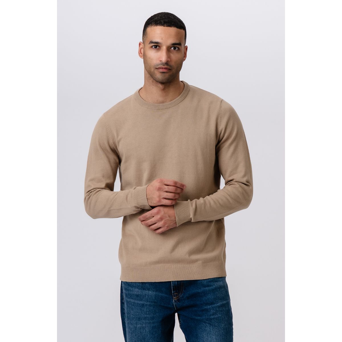 Klassischer Strickpullover mit Rundhalsausschnitt