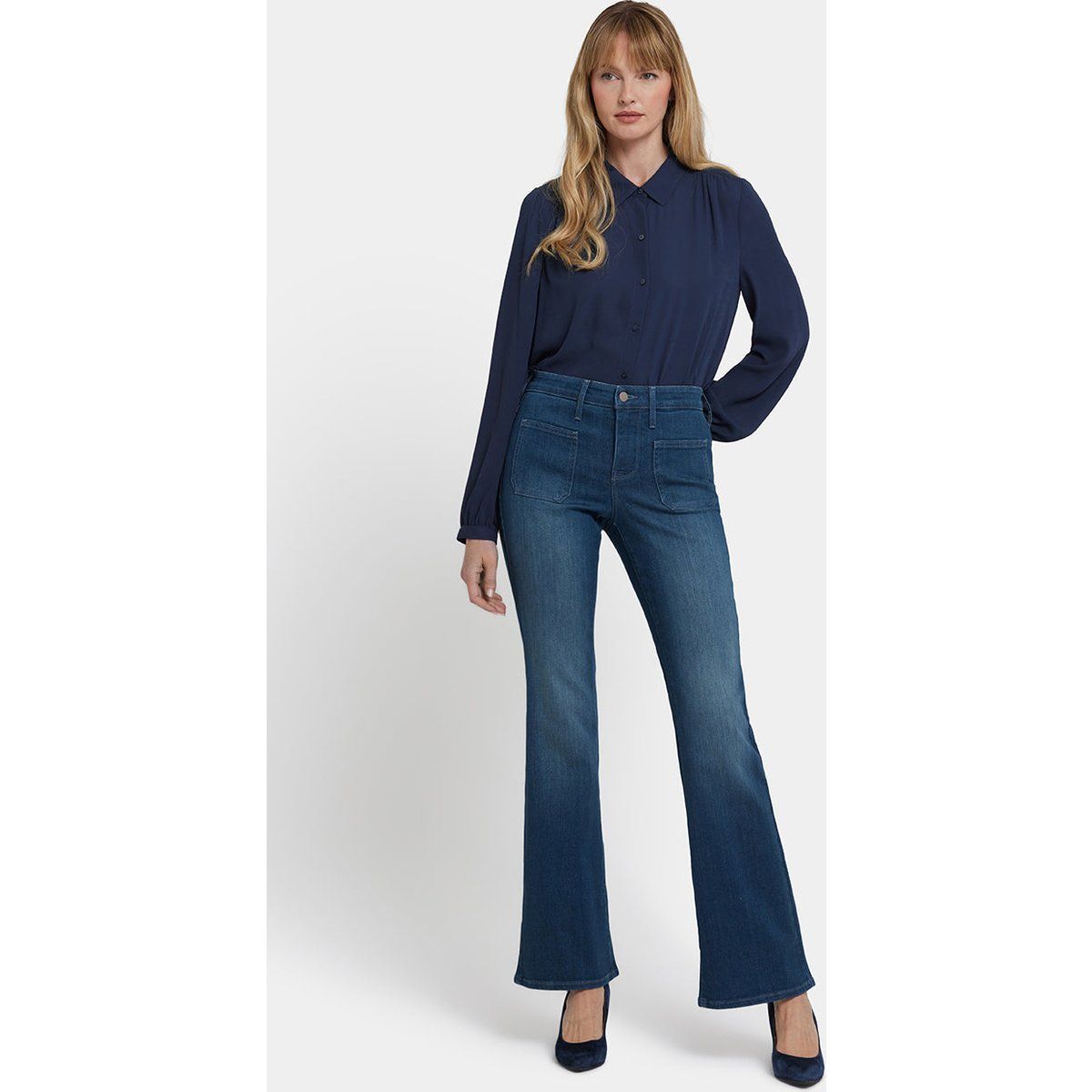 Ausgestellte Jeans mit hoher Taille