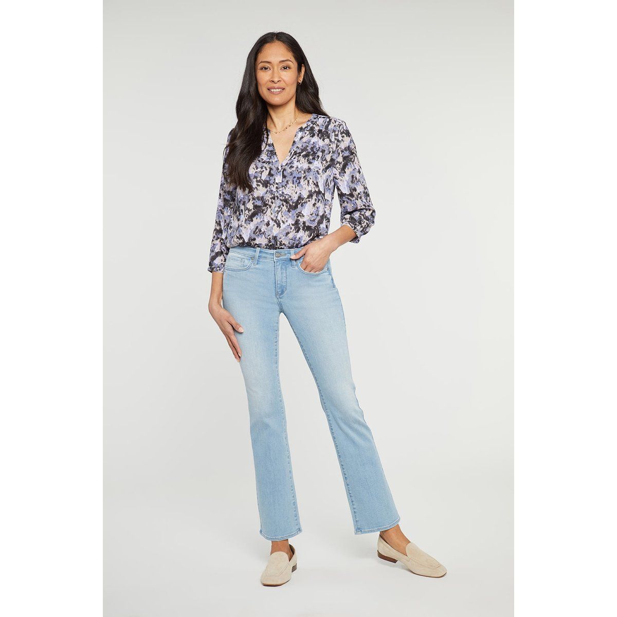 Bootcut Jeans Hellblaue Waschung Denim