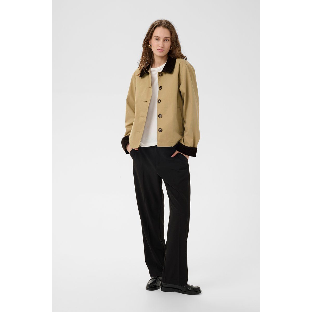 Lässige Boxy Jacke mit Kontrastbesatz