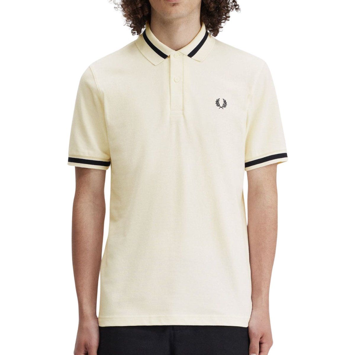Klassisches Piqué-Polo mit Kontrastkanten