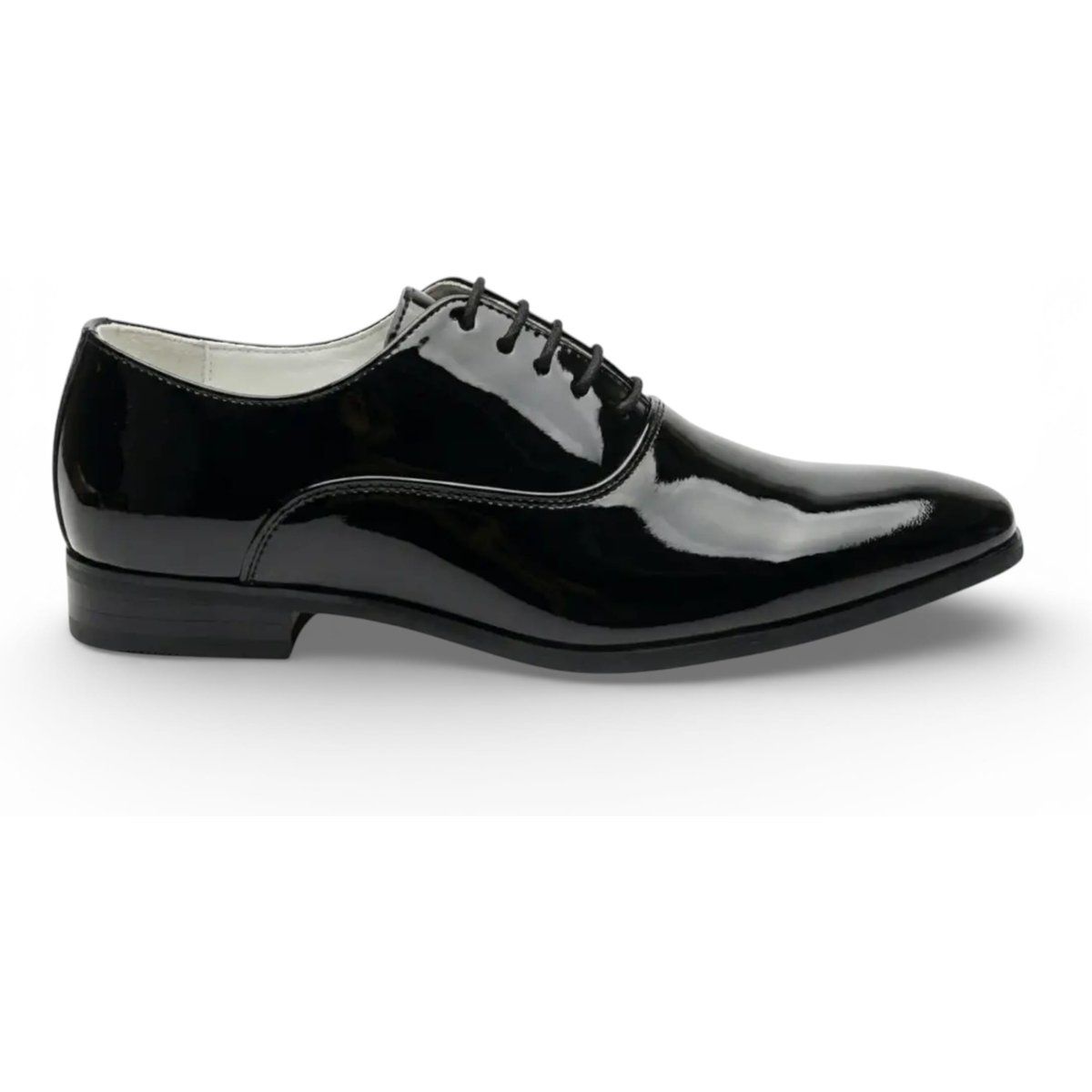 Klassische Oxford-Schuhe aus schwarzem Lackleder
