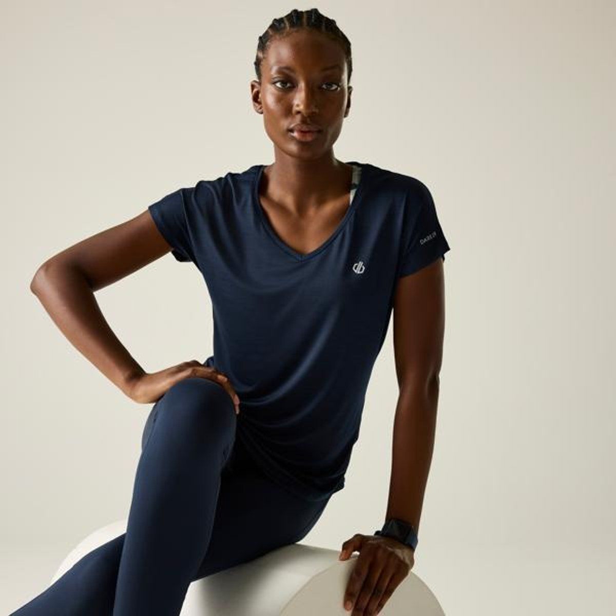Feuchtigkeitsableitendes V-Ausschnitt T-Shirt für Damen