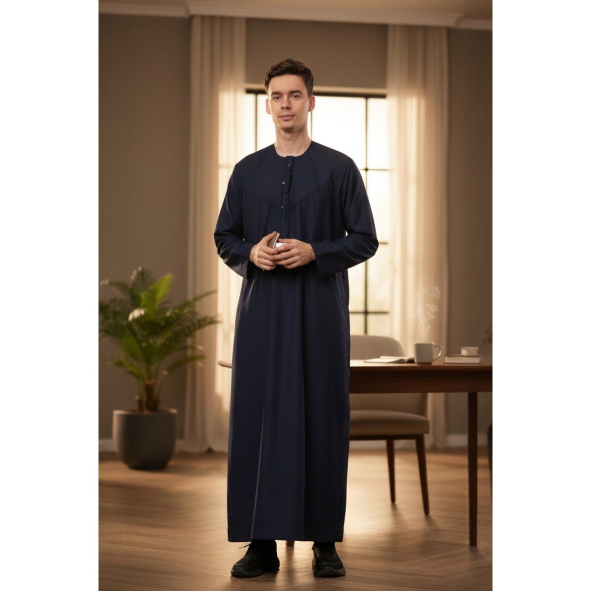 Marokkanische Jubba mit Stickerei-Details