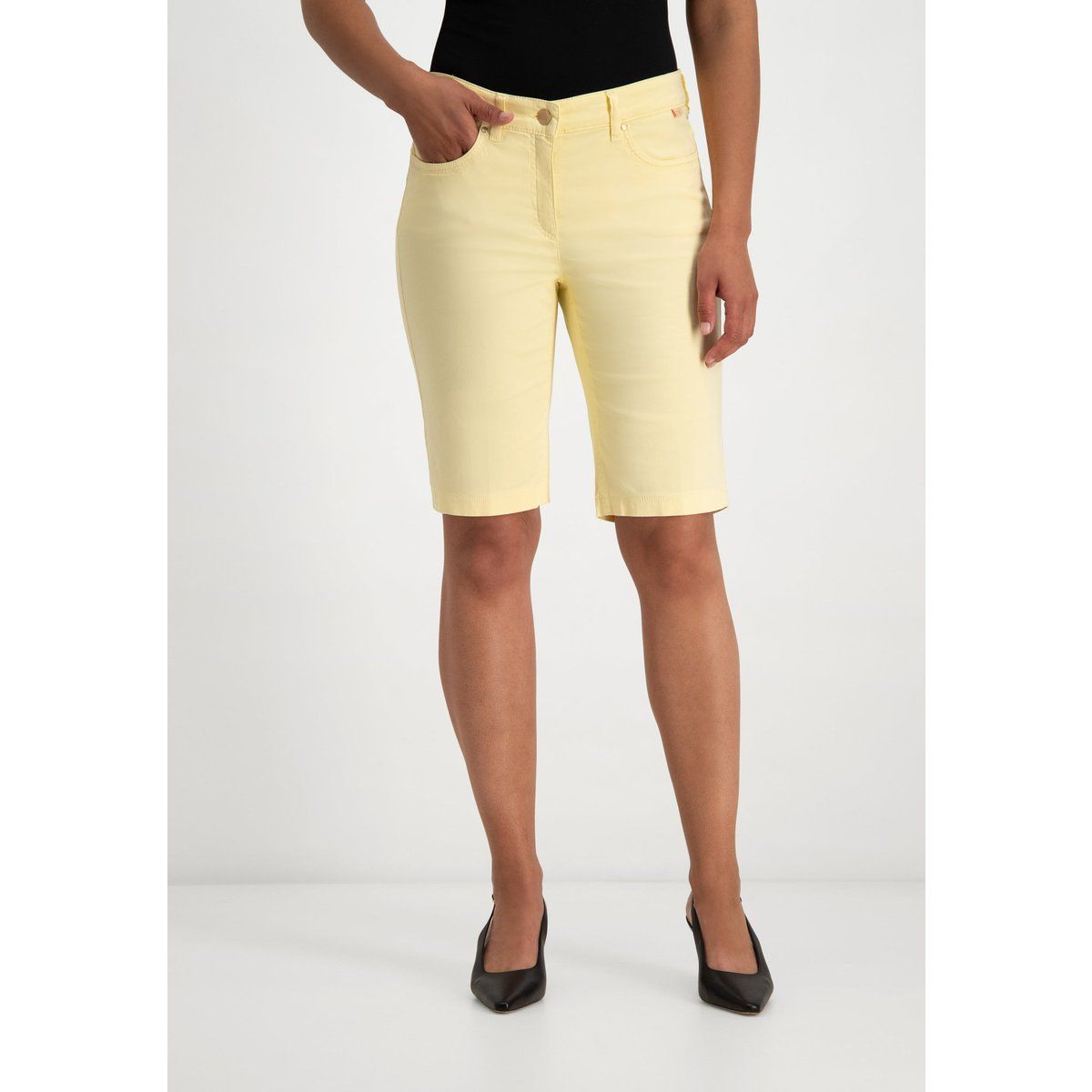 Figurbetonte Bermuda-Shorts, mittelhohe Taille
