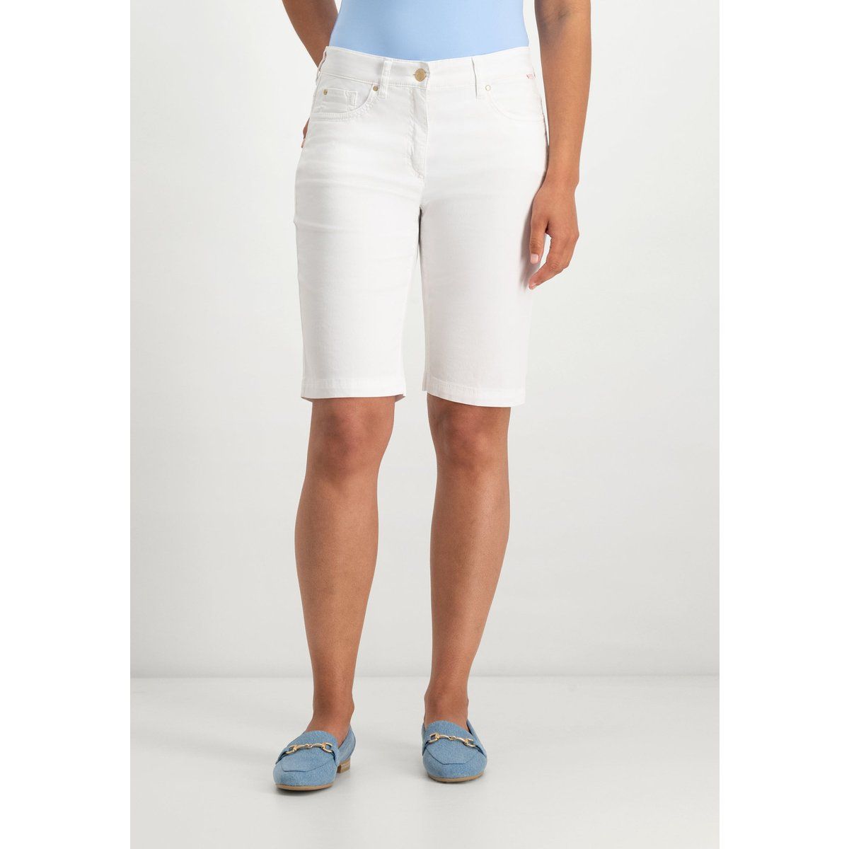 Klassische weiße Bermuda-Shorts Bequeme Passform