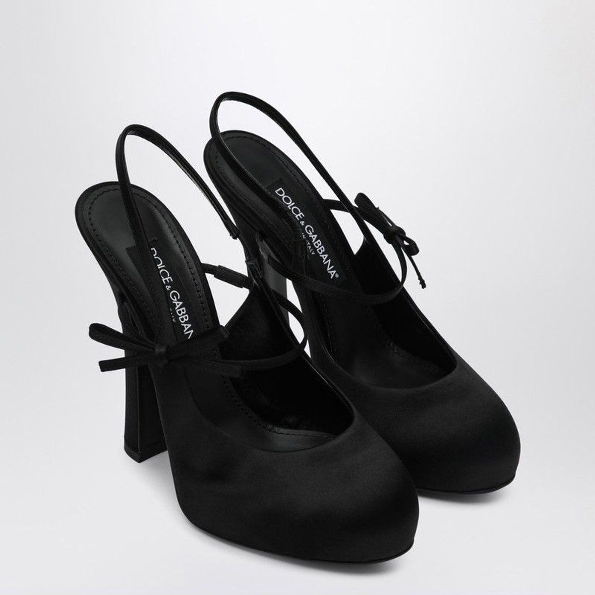 Elegante schwarze Mary Jane Pumps aus Satin