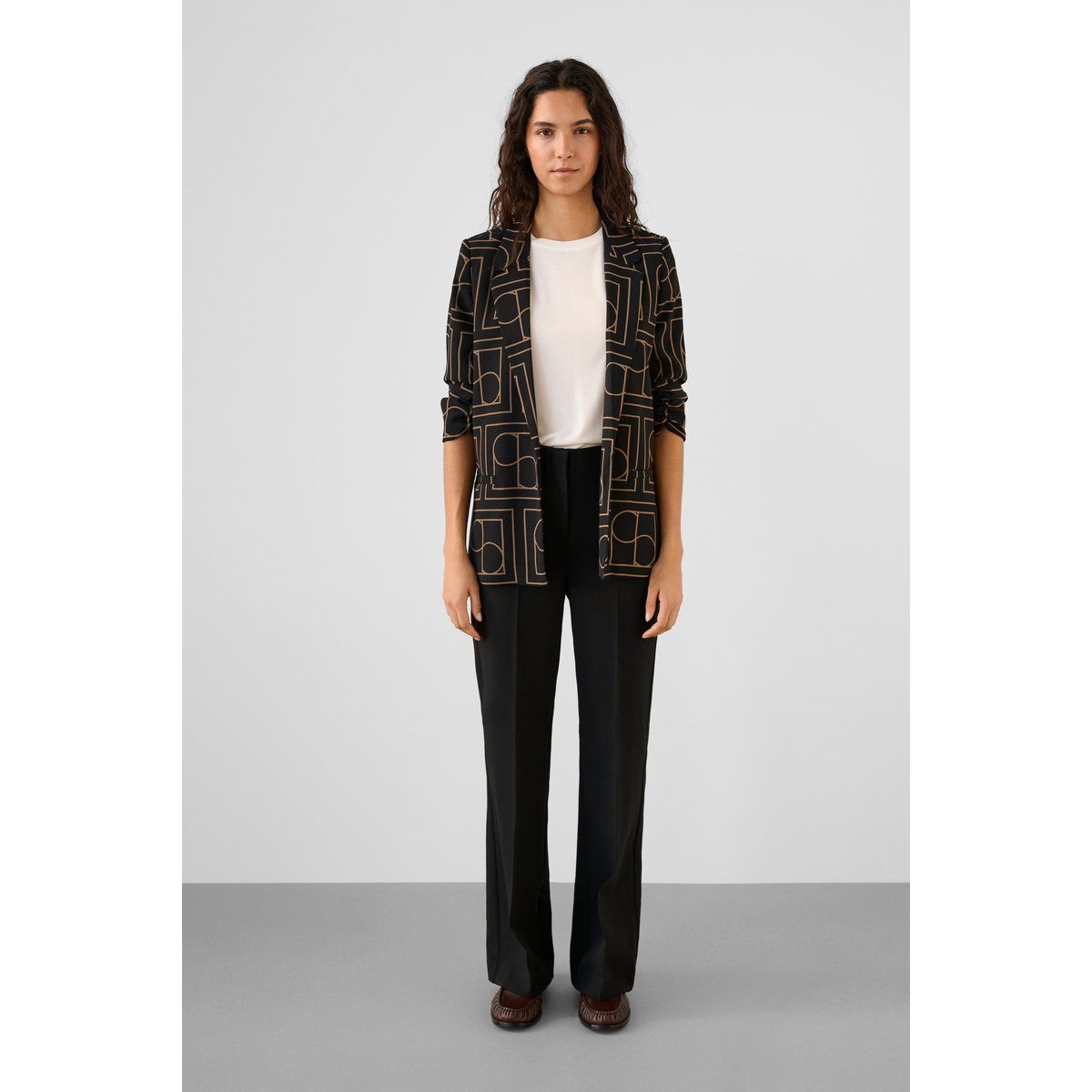 Blazer mit geometrischem Print und offener Front