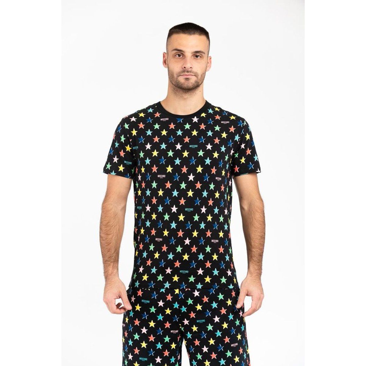 Buntes T-Shirt mit Sternmuster