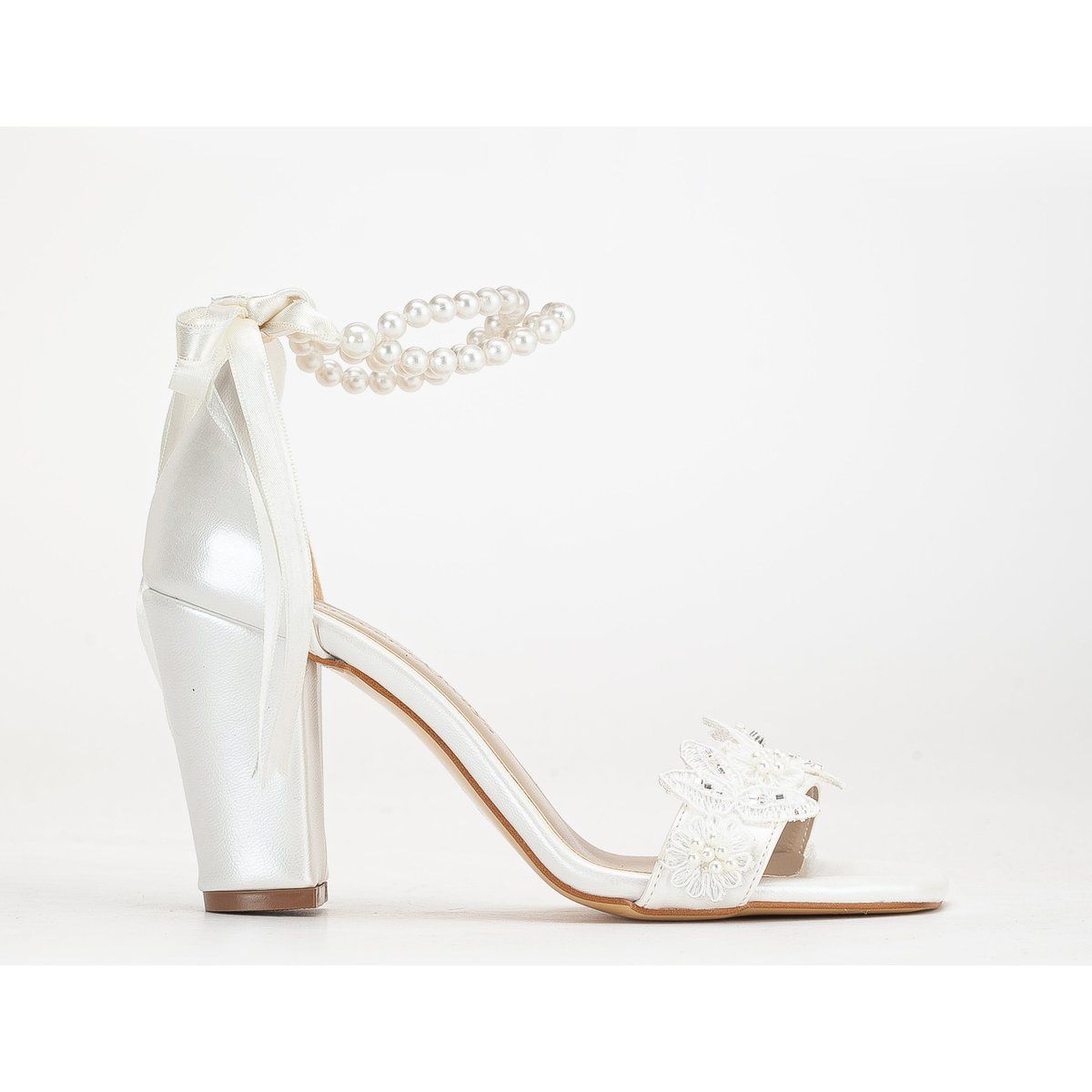 Helene Lace Bridal Heeled Sandalen with Pearls