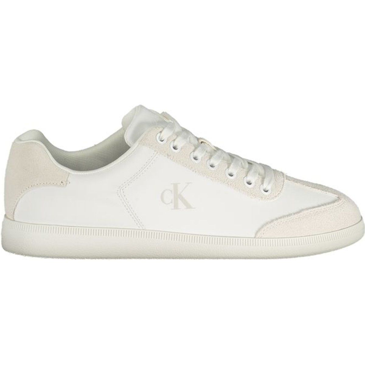 Moderne, flache Freizeitsneakers