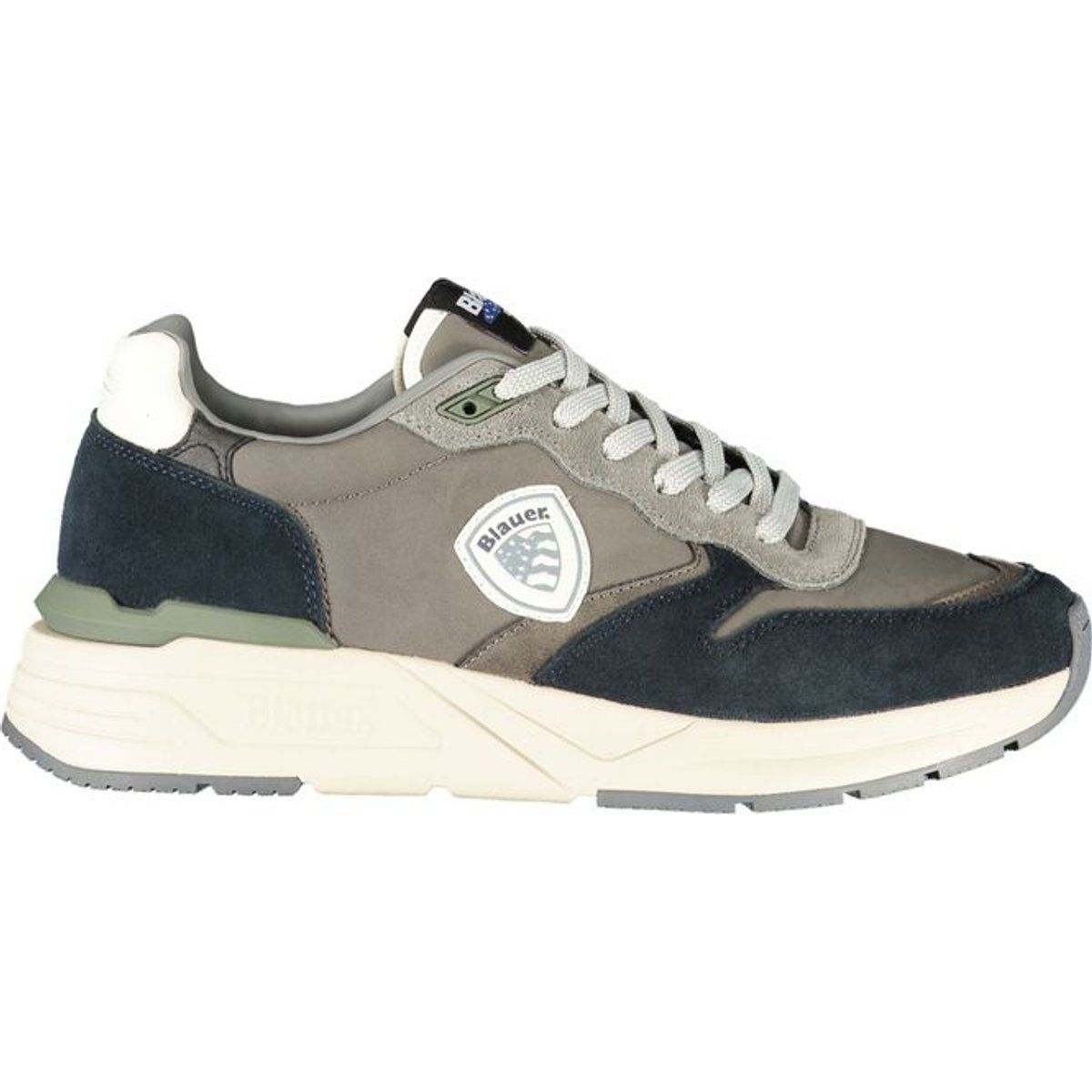 Moderne Schnür-Sneakers mit Materialmix