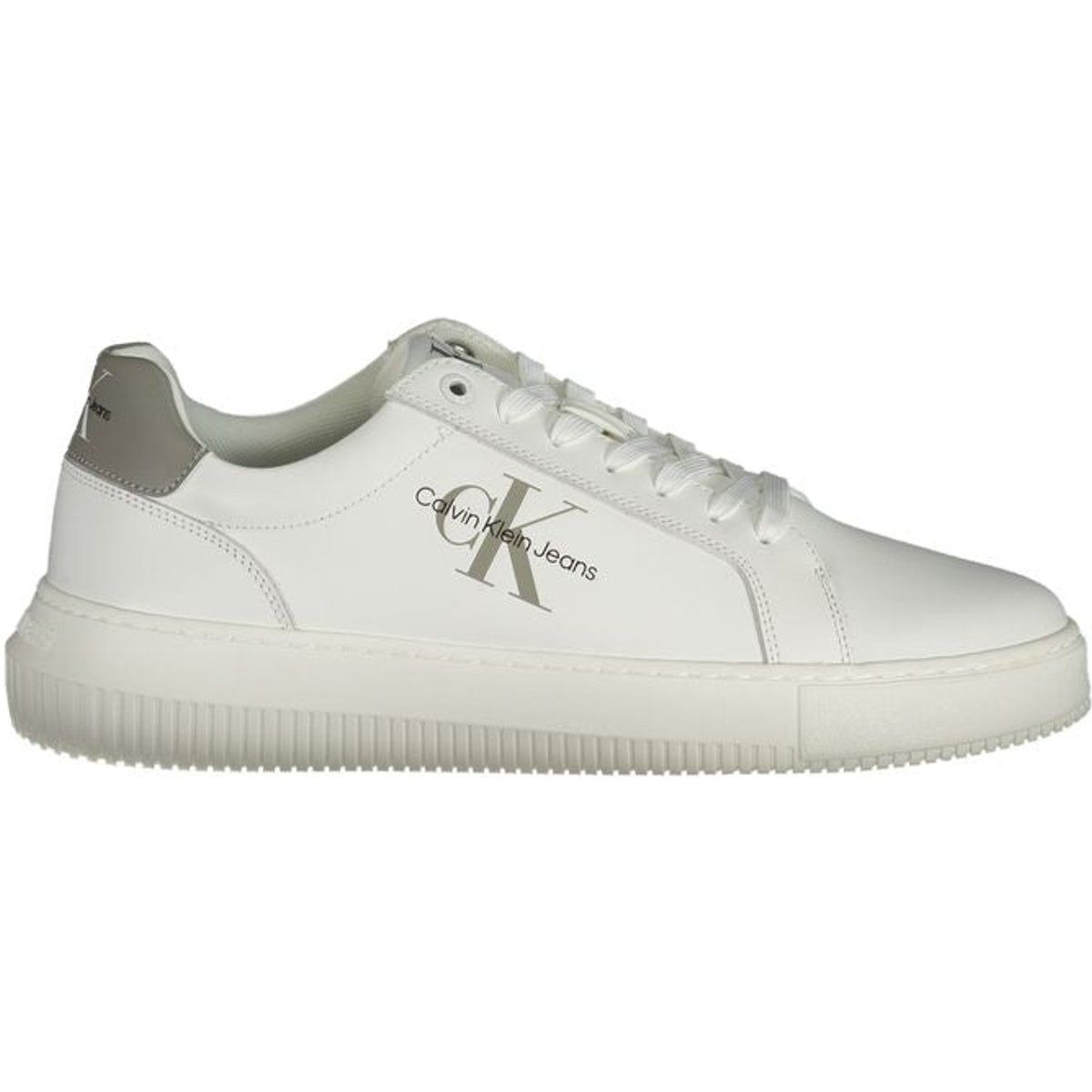 Saubere weiße Leder-Sneakers