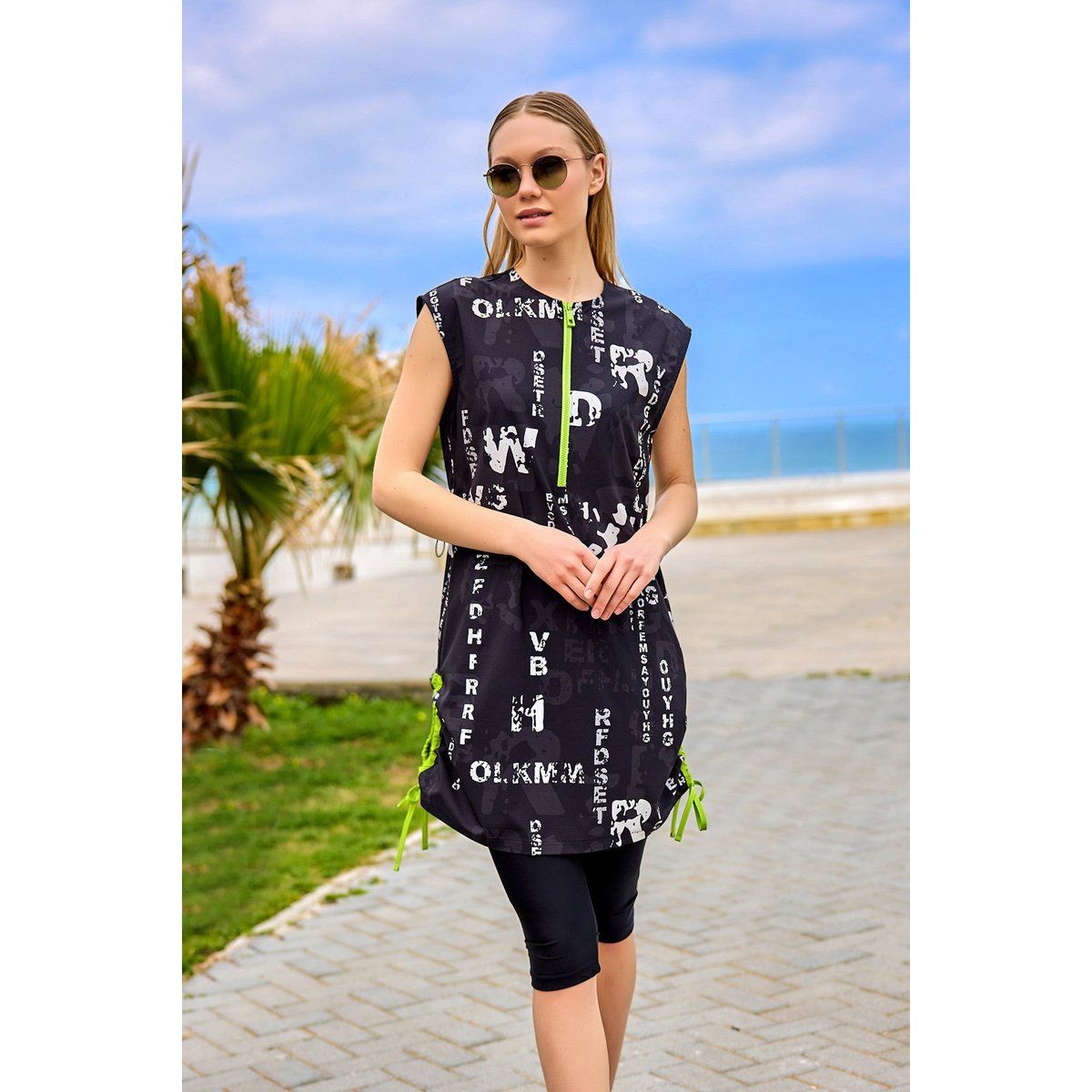 Bedruckte knielange Schwimmtunika mit Leggings